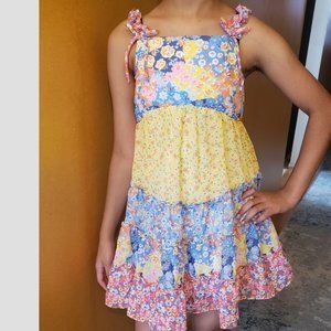 Pretty Cute Floral Girl dress Size 10